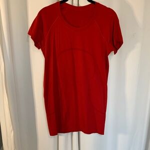 lululemon athletica Vibrant Red Short Sleeve Tee